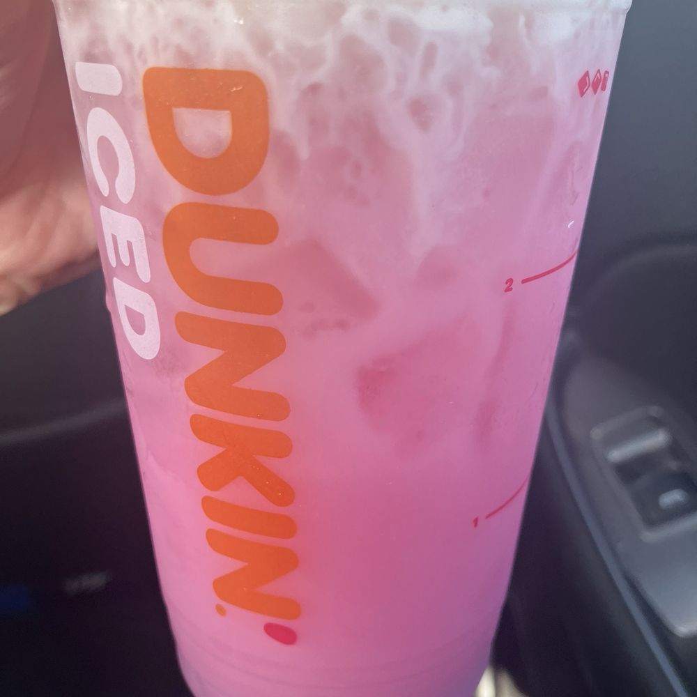 Dunkin' - Dream refresher - Donuts Near Me - West Burlington, Iowa