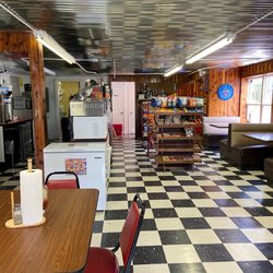 Lone Rock Store & Cafe - Spacious seating.