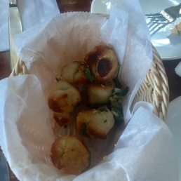 The little breadstick garlic knots! The little breadstick garlic knots!