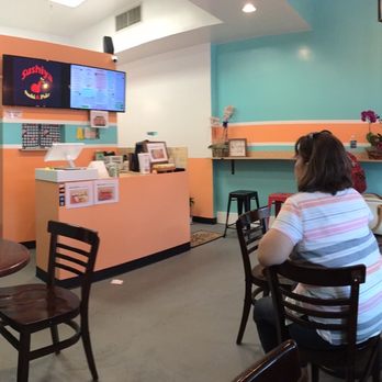 Sushiya - Newly remodeled Interior - Poke Near Me - Honolulu, Hawaii