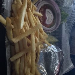 Dan's Road House - Smash burger and fries