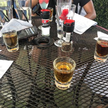 Taste Bar + Kitchen - Cocktail Bars Near Me - Houston, Texas