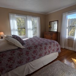 Wendover Bed & Breakfast and Retreat Center - Garden House Suite with private bath and sitting/reading room