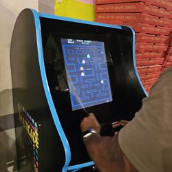 Benny Palmetto's - FREE Pacman!!!