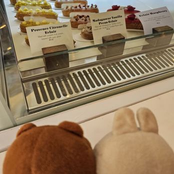 Vavin Dessert Bar - Or should we get this pastry? - Bakeries Near Me - Honolulu, Hawaii Vavin Dessert Bar - Or should we get this pastry? - Bakeries Near Me - Honolulu, Hawaii