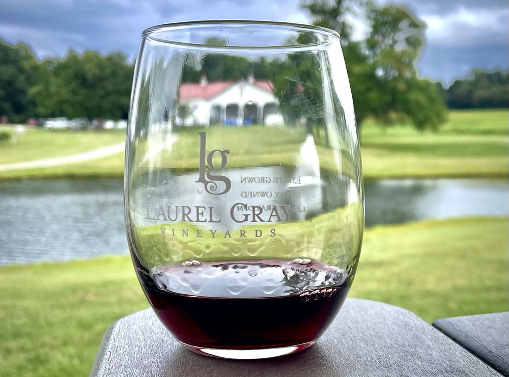 Laurel Gray Vineyards Logo