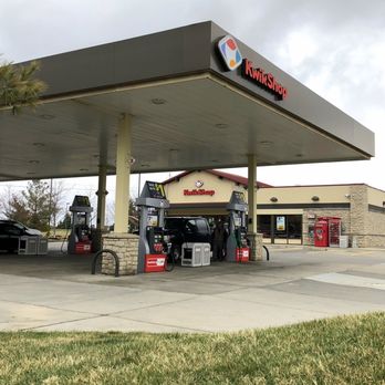 Kwik Shop - Building Exterior - Convenience Stores Near Me - Lenexa, Kansas