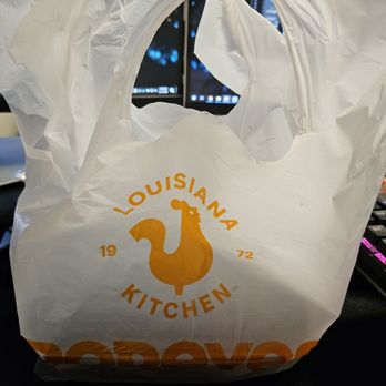 Popeyes Louisiana Kitchen - To go bag - Fast Food Near Me - Simi Valley, California Popeyes Louisiana Kitchen - To go bag - Fast Food Near Me - Simi Valley, California