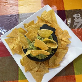 Antojitos Mexicanos - Guacamole con Chips - Mexican Near Me - New York, New York Antojitos Mexicanos - Guacamole con Chips - Mexican Near Me - New York, New York