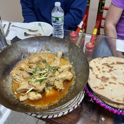 Dera BBQ Halal Restaurant - Chicken Karhai & Tandoori roti