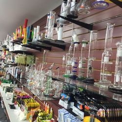 True Discount Smoke Shop - Large selection!