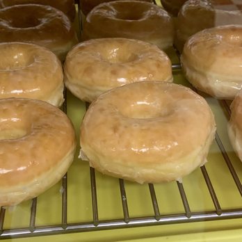 Donut Palace - Glaze donuts - Donuts Near Me - Pratt, Kansas