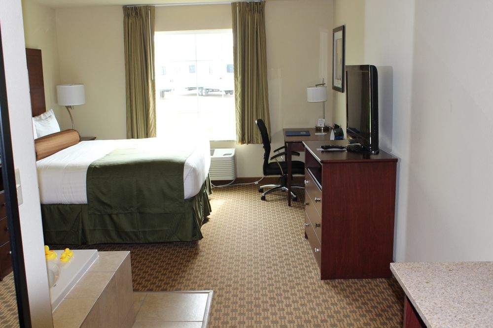 COBBLESTONE INN & SUITES RUGBY Updated August 2024 24 Photos