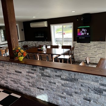 Del Rey Cafe & The Loft - Lounge area - American Near Me - Winchester, Oregon