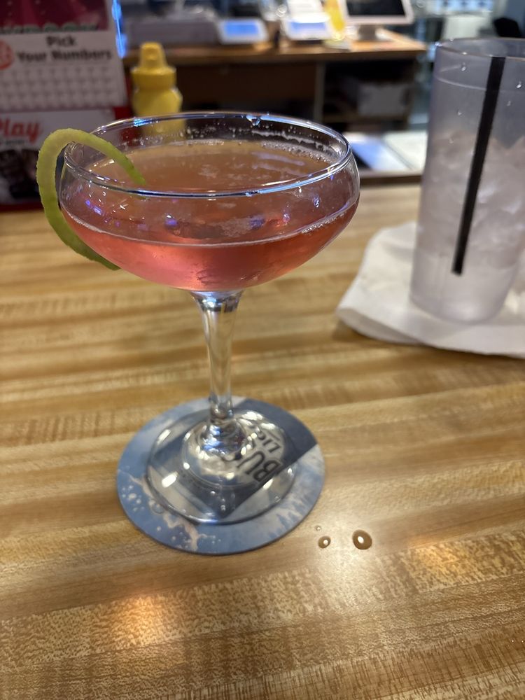 Russow's Corner Pub Logo