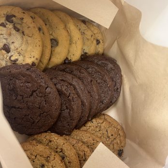 Mendocino Farms - Excellent cookies! Super fresh - Sandwiches Near Me - Costa Mesa, California