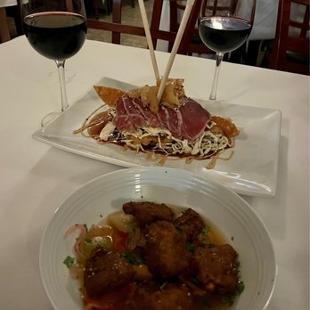 Fire and Wine - Fried scallops and tuna sashimi - Southern Near Me - Vero Beach, Florida Fire and Wine - Fried scallops and tuna sashimi - Southern Near Me - Vero Beach, Florida