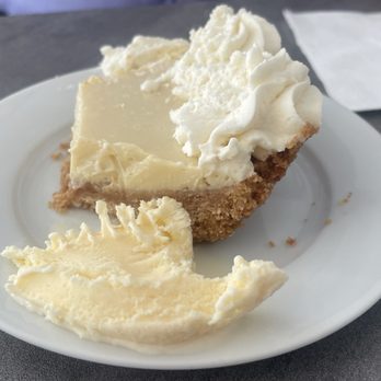 Laurie’s Pie Bar - Key Lime Slice - Bakeries Near Me - Long Beach, California