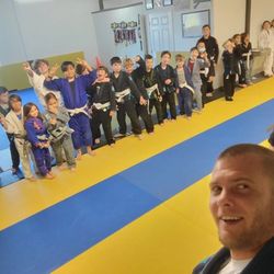 If you're looking for a great team and family atmosphere, this is an amazing place to train. Www.bigbreakbjj.com
