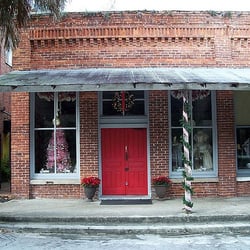 Dakota Mercantile Gracious Living