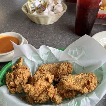 Dots Diner - Williams Blvd. - Fried wings - Diners Near Me - Kenner, Louisiana Dots Diner - Williams Blvd. - Fried wings - Diners Near Me - Kenner, Louisiana