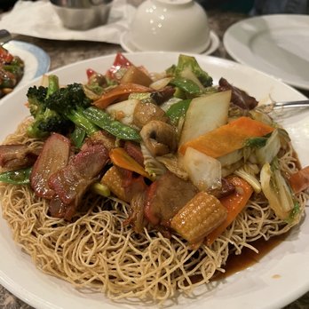 Dai Tung - a plate of noodles with meat and vegetables - Chinese Near Me - McAllen, Texas Dai Tung - a plate of noodles with meat and vegetables - Chinese Near Me - McAllen, Texas