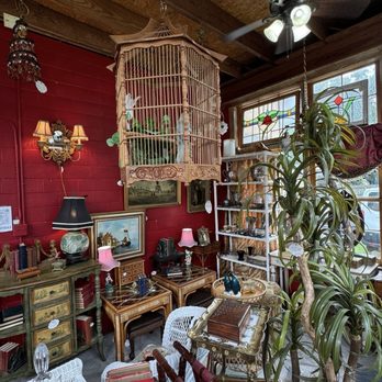 Terrace Oaks Antique Mall - Antiques Near Me - Charleston, South Carolina