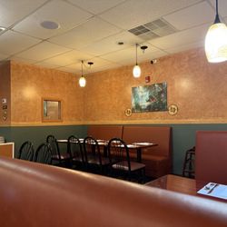 Taj Mahal Fine Indian Cuisine - Eating area