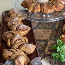 Knead and Know - Holiday Breads Class I