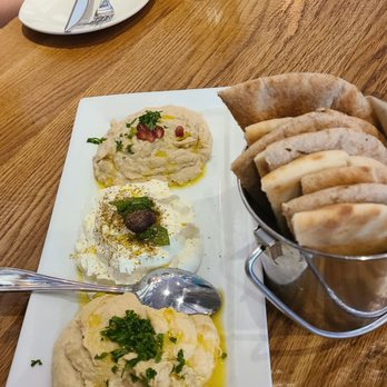 Tabule Middle Eastern Cuisine - Sampler platter - humus, labni, babaganuj - Middle Eastern Near Me - Toronto, Ontario Tabule Middle Eastern Cuisine - Sampler platter - humus, labni, babaganuj - Middle Eastern Near Me - Toronto, Ontario