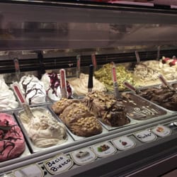 Gelateria Mckenzye - Vetrina