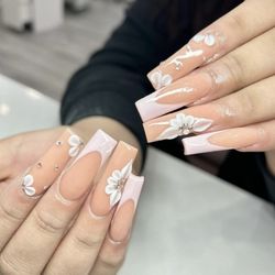 1st Nail Bar Lashes