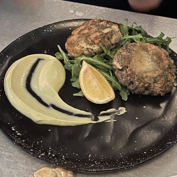 Stones Throw - Crabby cakes - New American Near Me - York, Maine