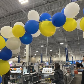 Best Buy - Cascade Station - Electronics Near Me - Portland, Oregon Best Buy - Cascade Station - Electronics Near Me - Portland, Oregon