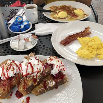 Broken Yolk Cafe - Breakfast & Brunch Near Me - Costa Mesa, California