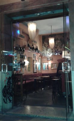 Gibson Bar by null