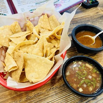 Mota's Mexican Food - Complimentary chips - Mexican Near Me - Altadena, California Mota's Mexican Food - Complimentary chips - Mexican Near Me - Altadena, California