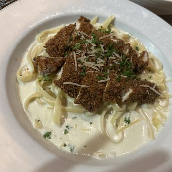 Venicia - Alfredo pasta with Crispy chicken instead of grilled. Had to pay an additional $10 for the crispy chicken. 9/10 - Italian Near Me - Arcata, California Venicia - Alfredo pasta with Crispy chicken instead of grilled. Had to pay an additional $10 for the crispy chicken. 9/10 - Italian Near Me - Arcata, California