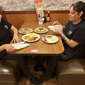 Denny's - American Near Me - Farmington, New Mexico