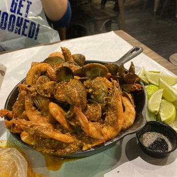 On The Hook - 2lbs shrimp and 2lbs clam - Cajun/Creole Near Me - Brea, California