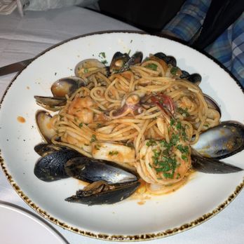 Molo - Spaghetti Ai Frutti Di Mare -- Dad: "it's good but the pasta is a little undercooked." - Italian Near Me - Newport Beach, California