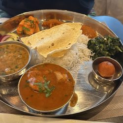 Mantra Nepalese - 52. Chicken Thali Set