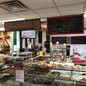 Uncle Mikes Bake Shoppe - Lots of goodies - Bakeries Near Me - De Pere, Wisconsin