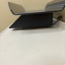 Clovis Urgent Care - Dirty and dusty. Again hairs on the counter where the baby weighed sits