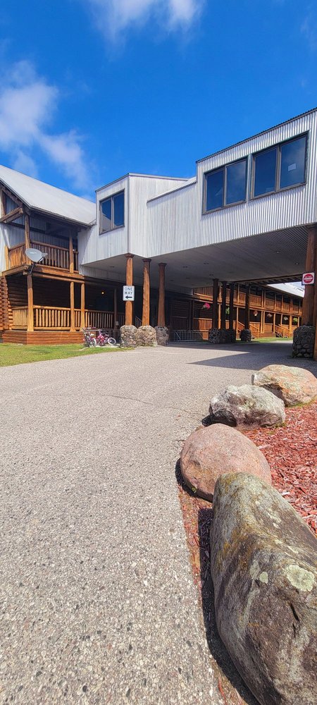 Drummond Island Resort & Conference Center Logo