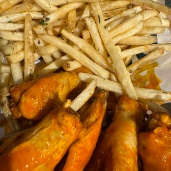 Smashburger - 5 Buffalo wings when an order is 6 - Burgers Near Me - Orland Park, Illinois Smashburger - 5 Buffalo wings when an order is 6 - Burgers Near Me - Orland Park, Illinois