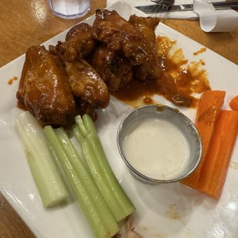Skipolini's Pizza - Buffalo chicken wings - Food Delivery Services Near Me - Concord, California
