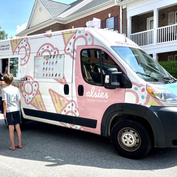 Alsies Ice Cream Truck - people standing in front of it - Ice Cream & Frozen Yogurt Near Me Alsies Ice Cream Truck - people standing in front of it - Ice Cream & Frozen Yogurt Near Me