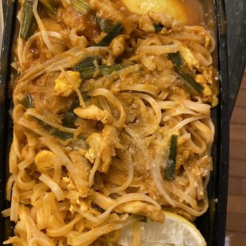 Chen's Kitchen - Disgusting pad Thai - Chinese Near Me - Herndon, Virginia Chen's Kitchen - Disgusting pad Thai - Chinese Near Me - Herndon, Virginia