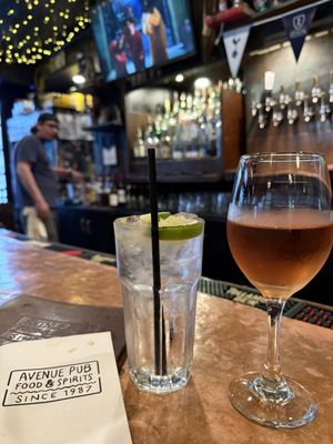 The Avenue Pub by null